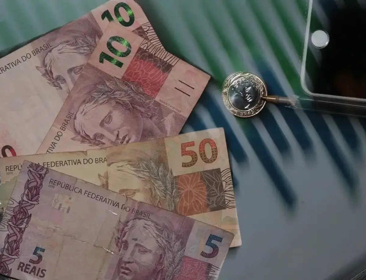 IRPF 2025: confira calendário de pagamento de restituições