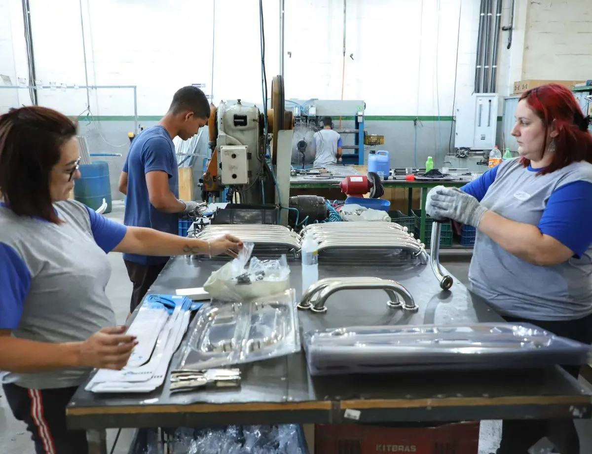 Novo boletim Investimentos em Foco destaca crescimento econômico do Paraná em 2024