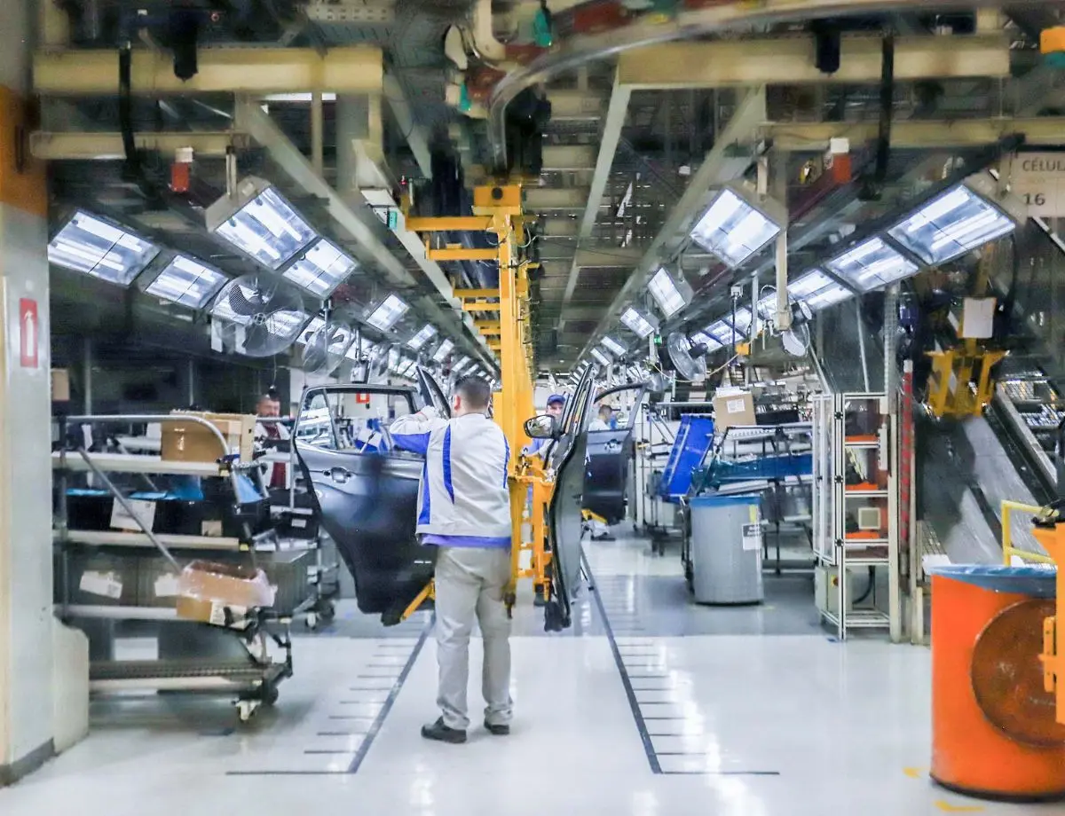 Indústria paranaense cresce acima da média em janeiro e tem alta de 3,9% em 12 meses