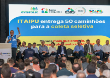 Municípios da região recebem caminhões para coleta seletiva