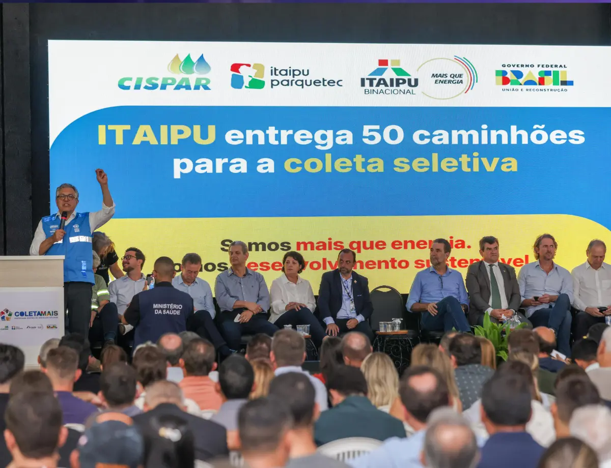 Municípios da região recebem caminhões para coleta seletiva