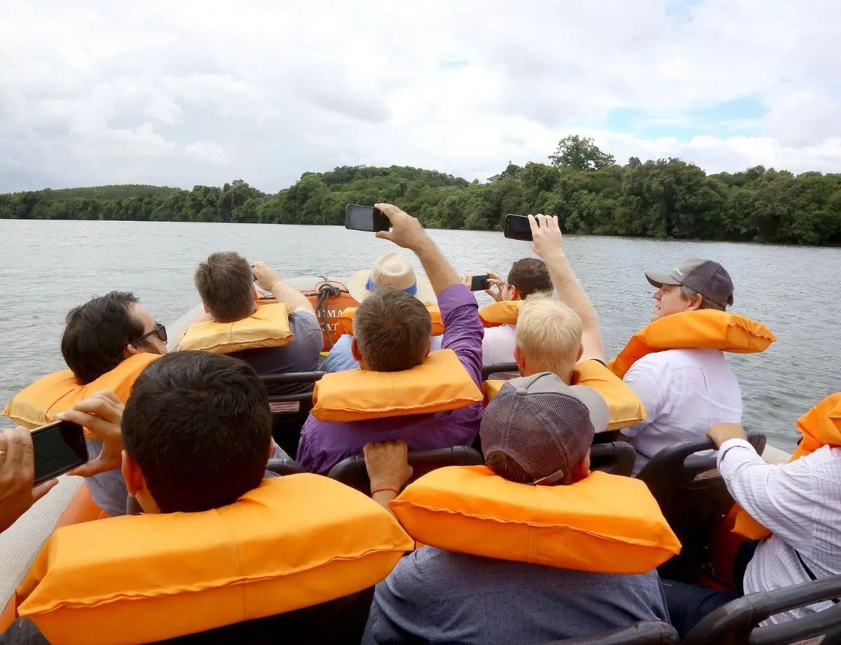 Número de carteiras assinadas em atividades turísticas cresce 6% em fevereiro no Paraná