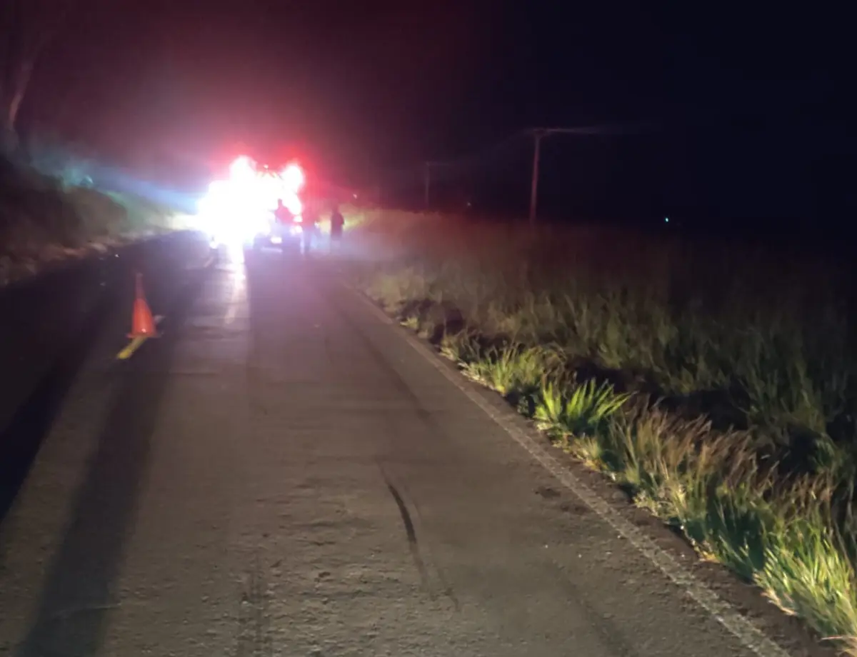 Carro colide contra moto em rodovia de Paranavaí e foge do local