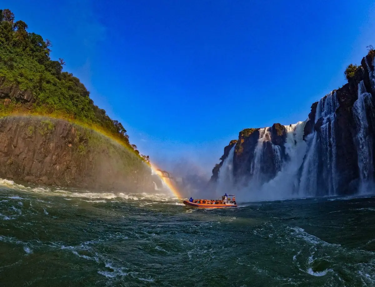 Turismo paranaense tem o maior crescimento do Brasil em fevereiro