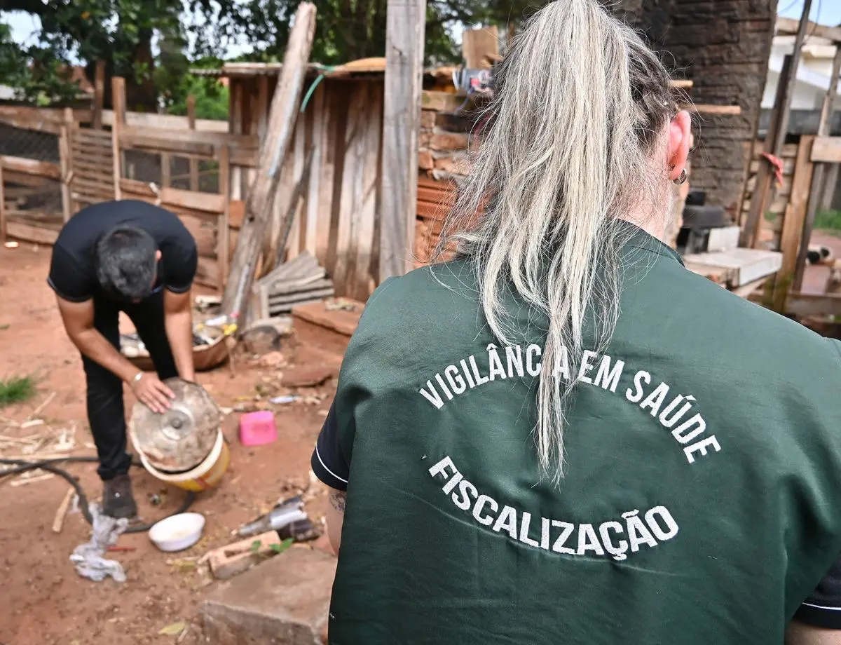 Secretária de Saúde chama atenção para papel dos moradores no combate à dengue
