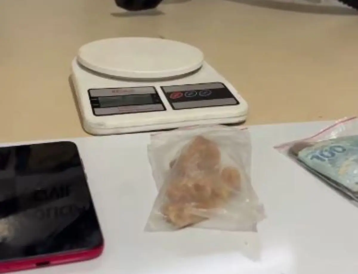 Casal é preso em flagrante por tráfico de drogas em Paranavaí