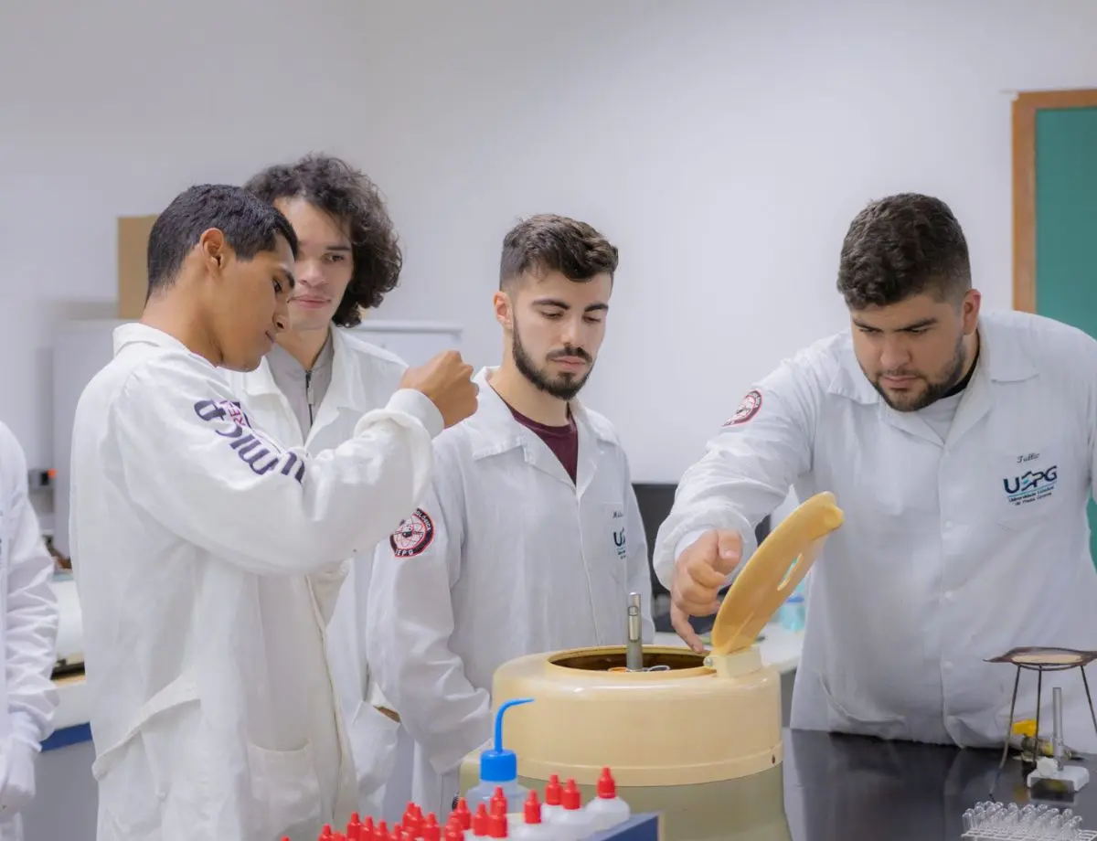 Governo seleciona profissionais para modernizar indústrias; bolsa é de R$ 5,1 mil