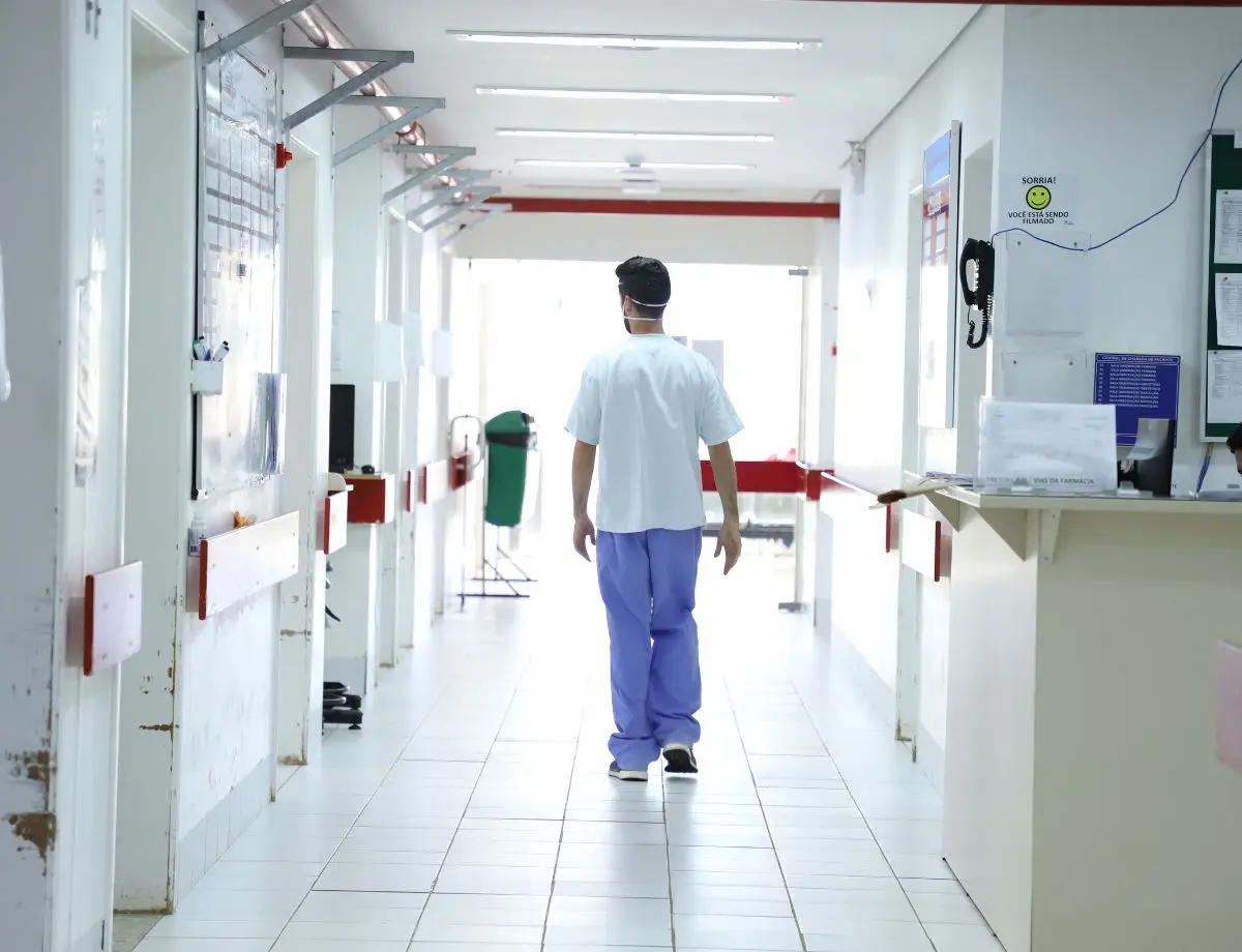 Novo ciclo do Programa Mais Médicos abre 158 vagas em 106 municípios do Paraná