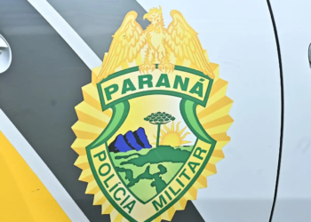 Carro com pendências é apreendido após condutor dirigir em alta velocidade