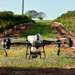 Farming Solutions entrega drone de pulverização a produtores de laranja da região