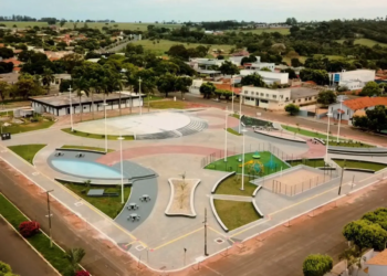Praça Sete de Setembro é revitalizada e se torna novo ponto de encontro em Diamante do Norte