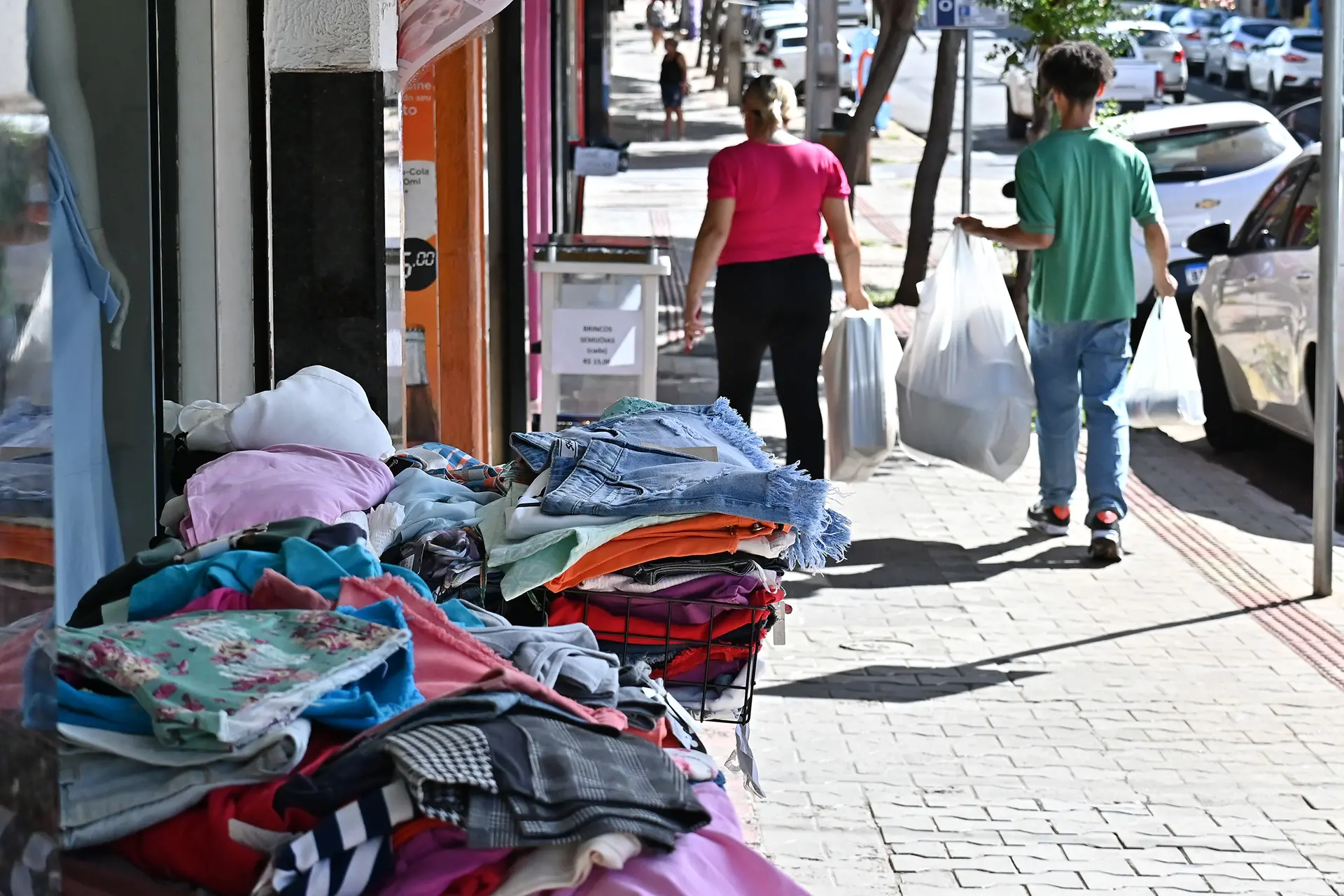 Comércio varejista ampliado do Paraná cresce 4,7% em março e supera média nacional