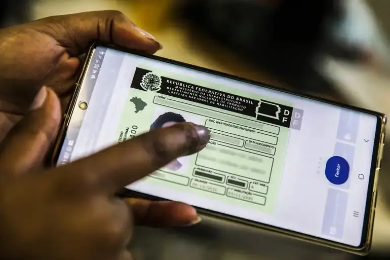 Câmara aprova projeto que destina multas de trânsito ao custeio da CNH