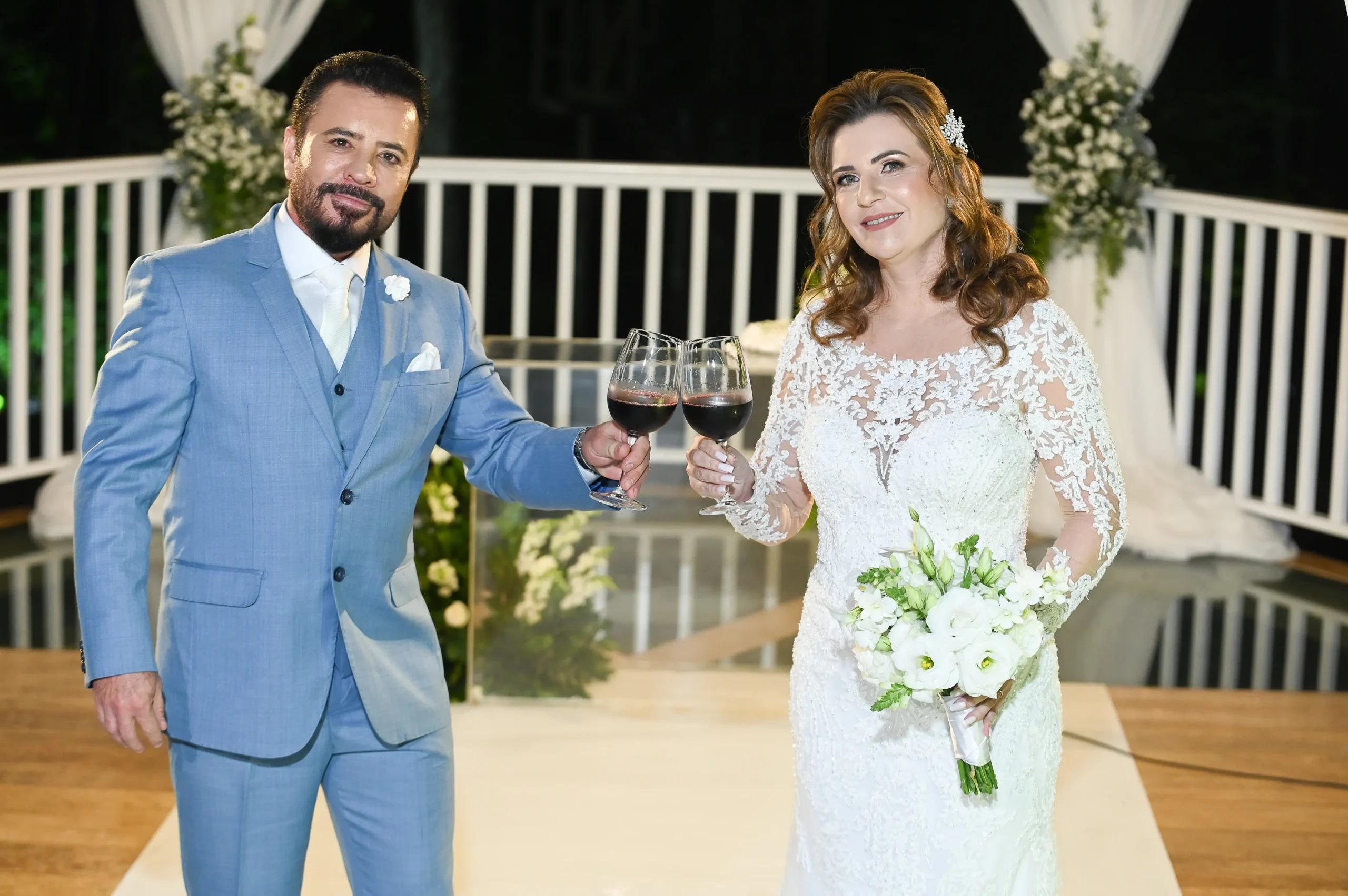 Amor, elegância e emoção marcaram o “sim” de Josiane e Givanildo