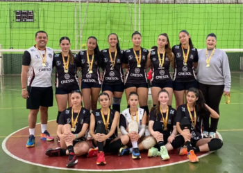 Equipes de vôlei de Tamboara se classificam para fase estadual dos Jogos Escolares