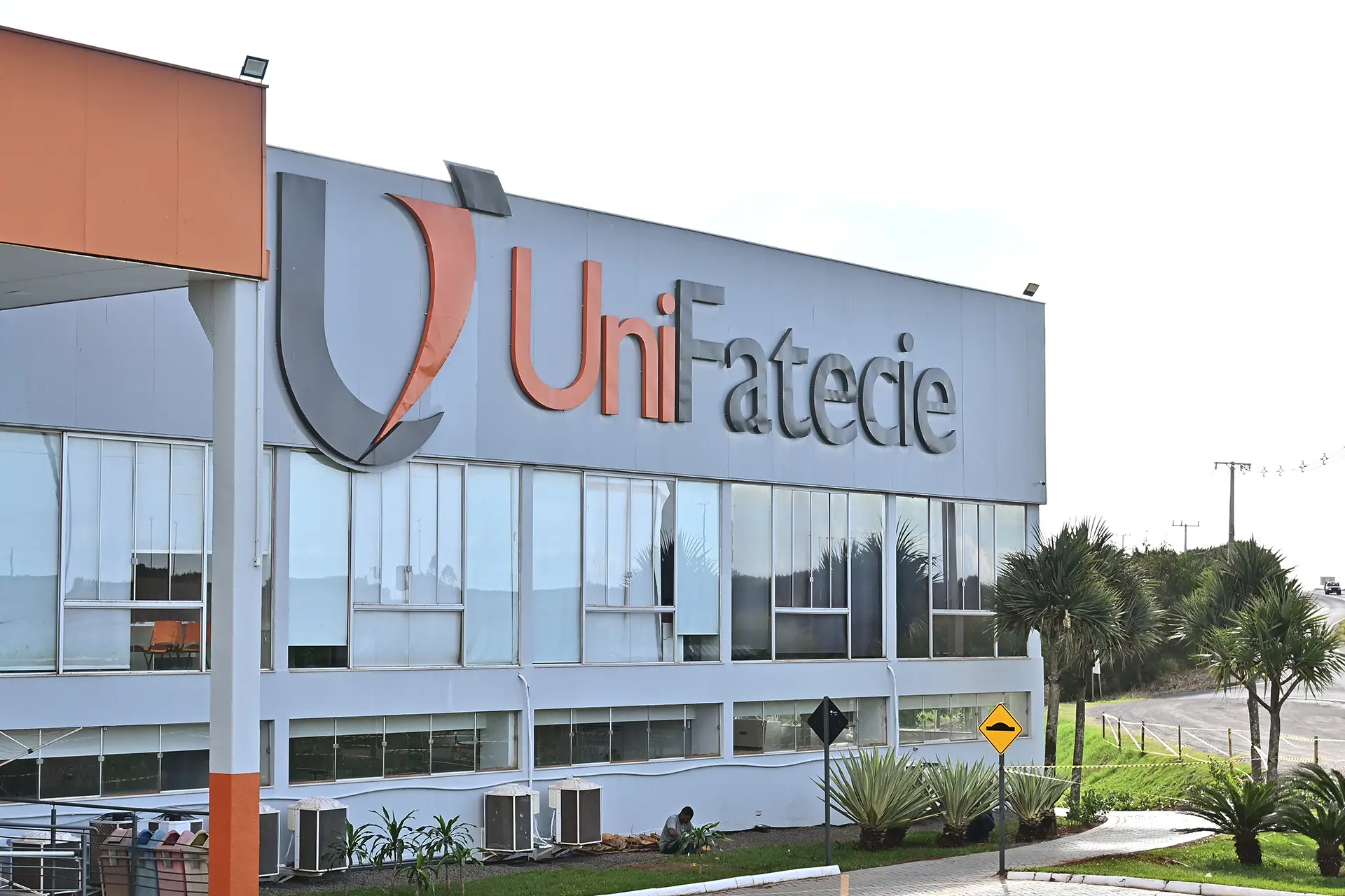 Decisão do MEC recoloca Unifatecie na concorrência pelo curso de Medicina em Paranavaí