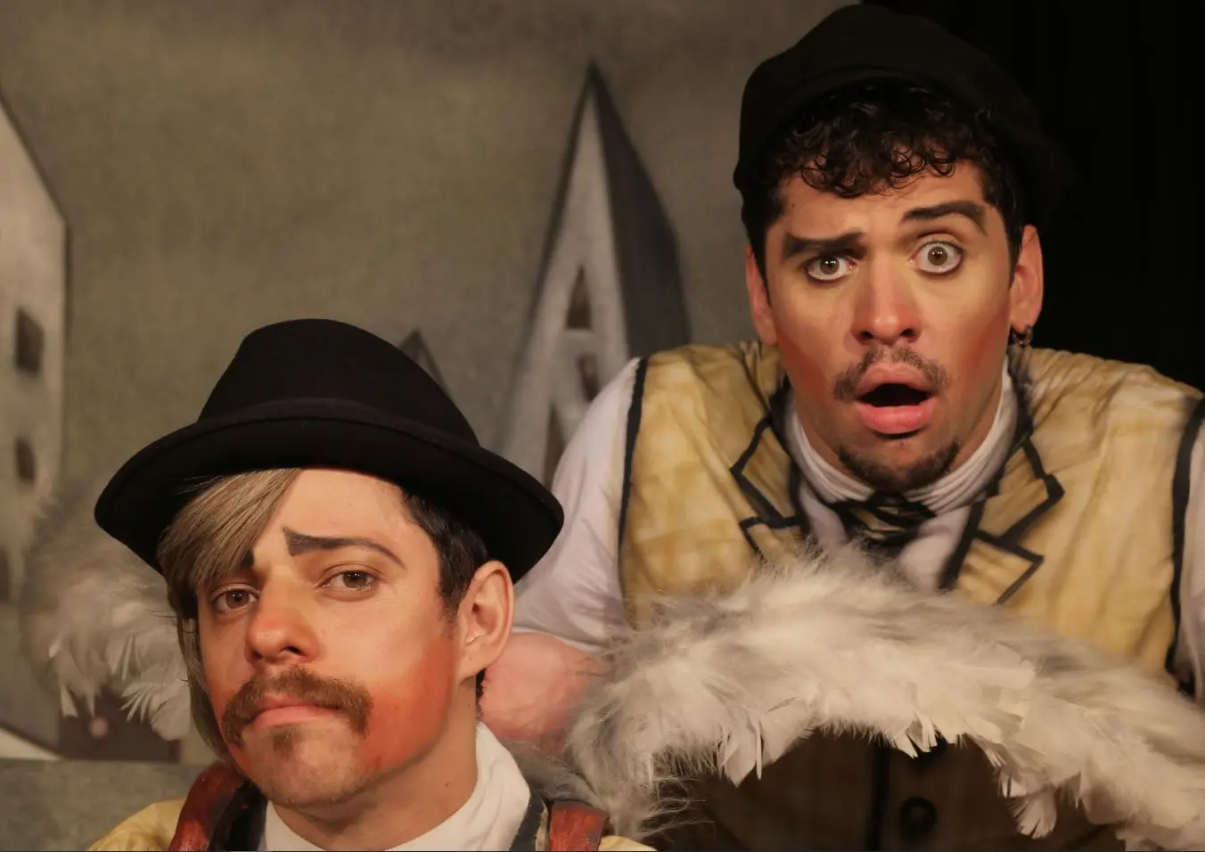 Circuito Cultural Sesi leva espetáculo “Ikarus” à Praça dos Pioneiros