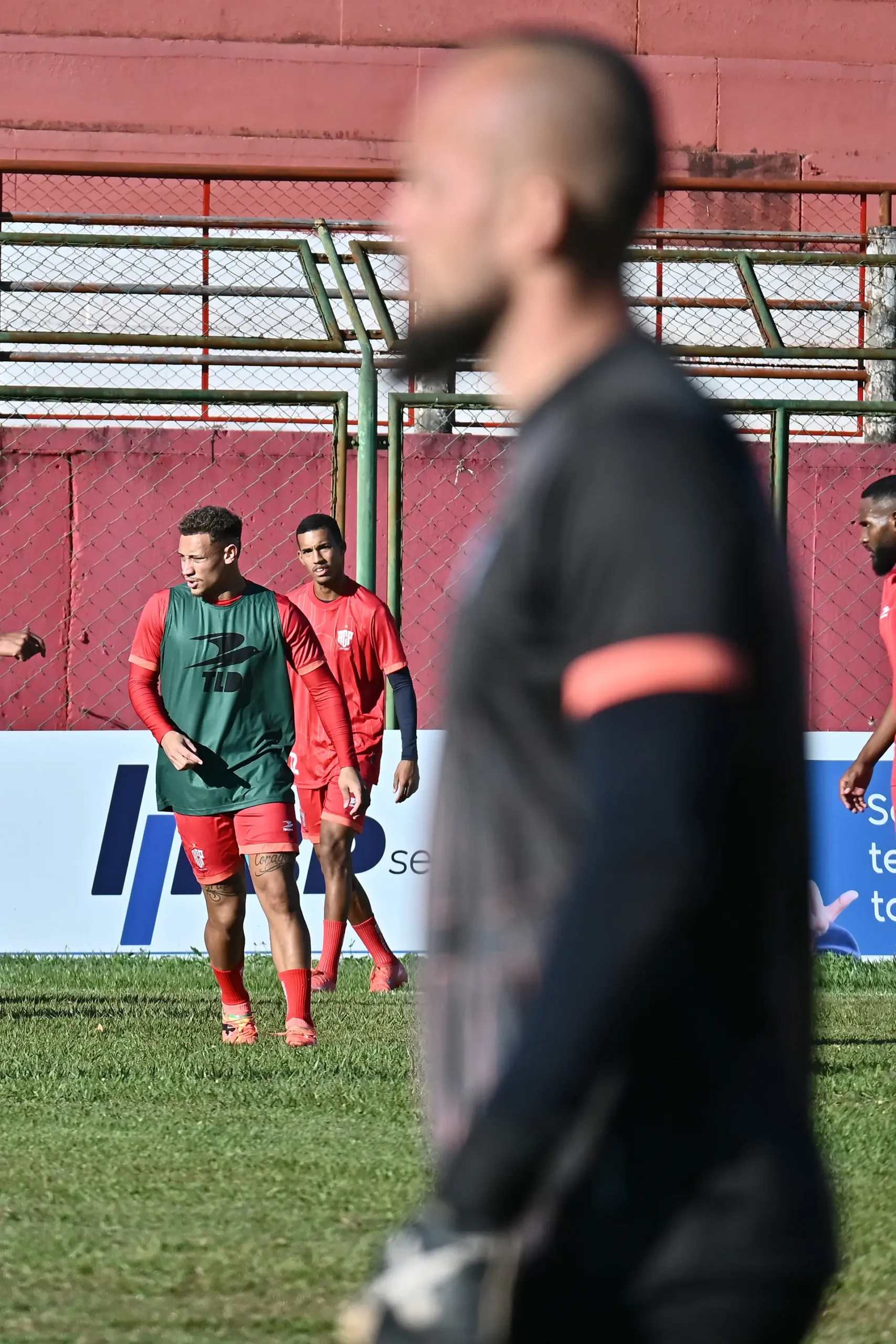 Em Paranavaí, ACP e Foz do Iguaçu começam a decidir vaga para a elite do estadual