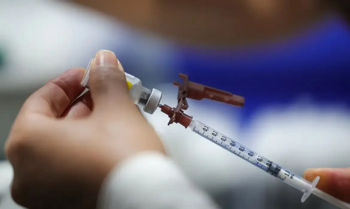 Novo esquema de vacinação contra meningite já está disponível em Paranavaí