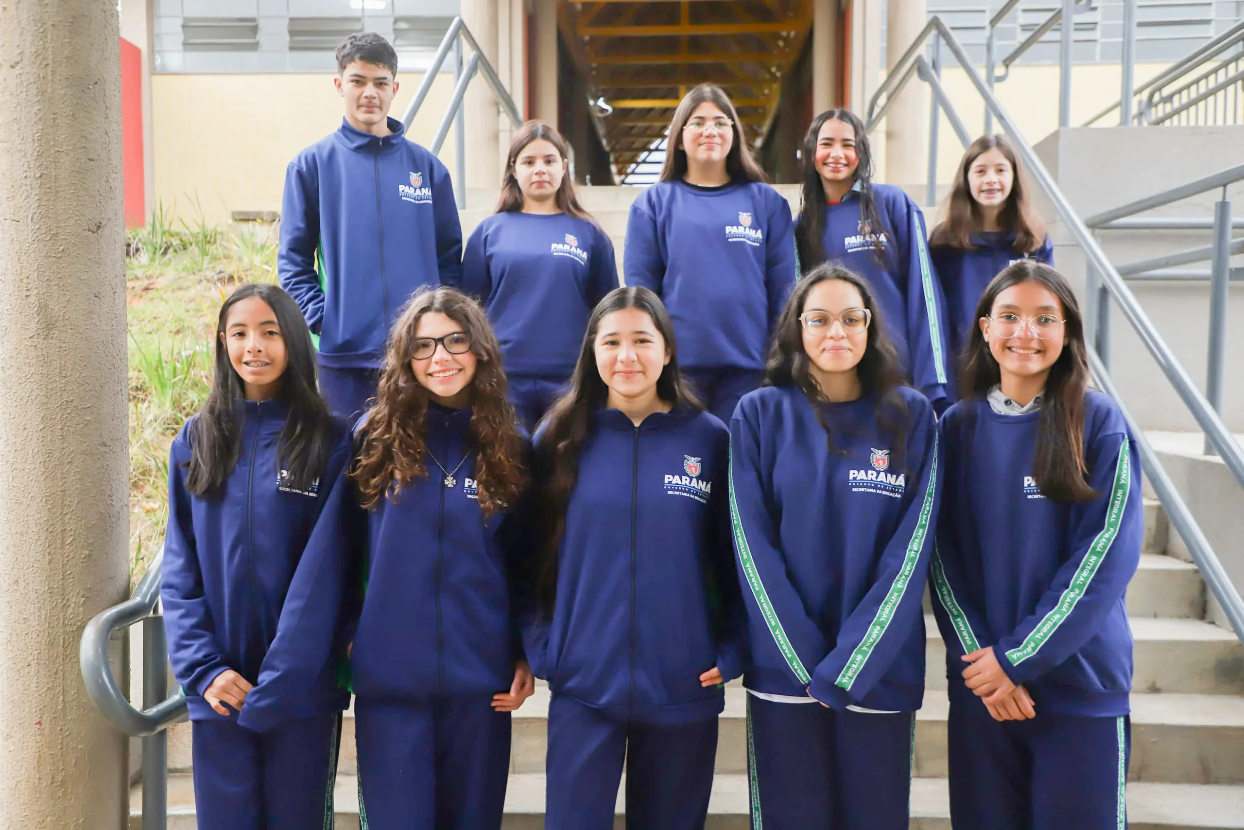 Alunos de todas as 412 escolas de tempo integral receberão uniformes