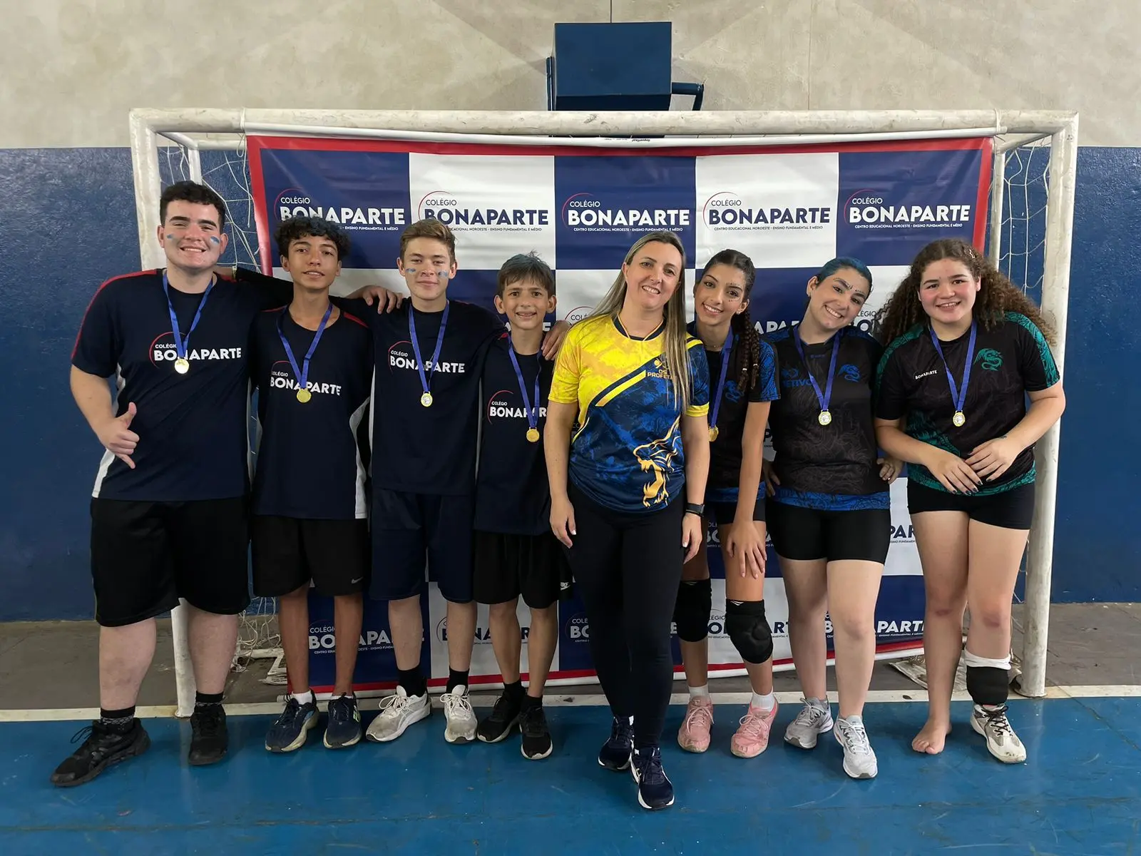 Colégio Bonaparte promove tradicional interclasse de vôlei antes das férias escolares