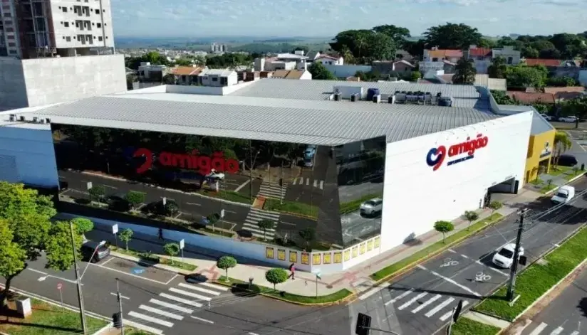 Com 478 vagas no Paraná, rede de supermercados faz mutirão de emprego nesta terça-feira