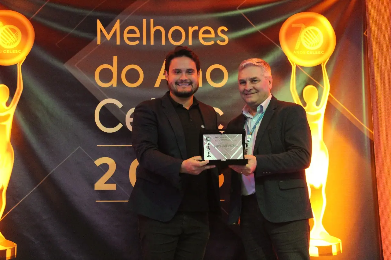 Empresa de Paranavaí é eleita melhor fornecedora de postes pela Celesc