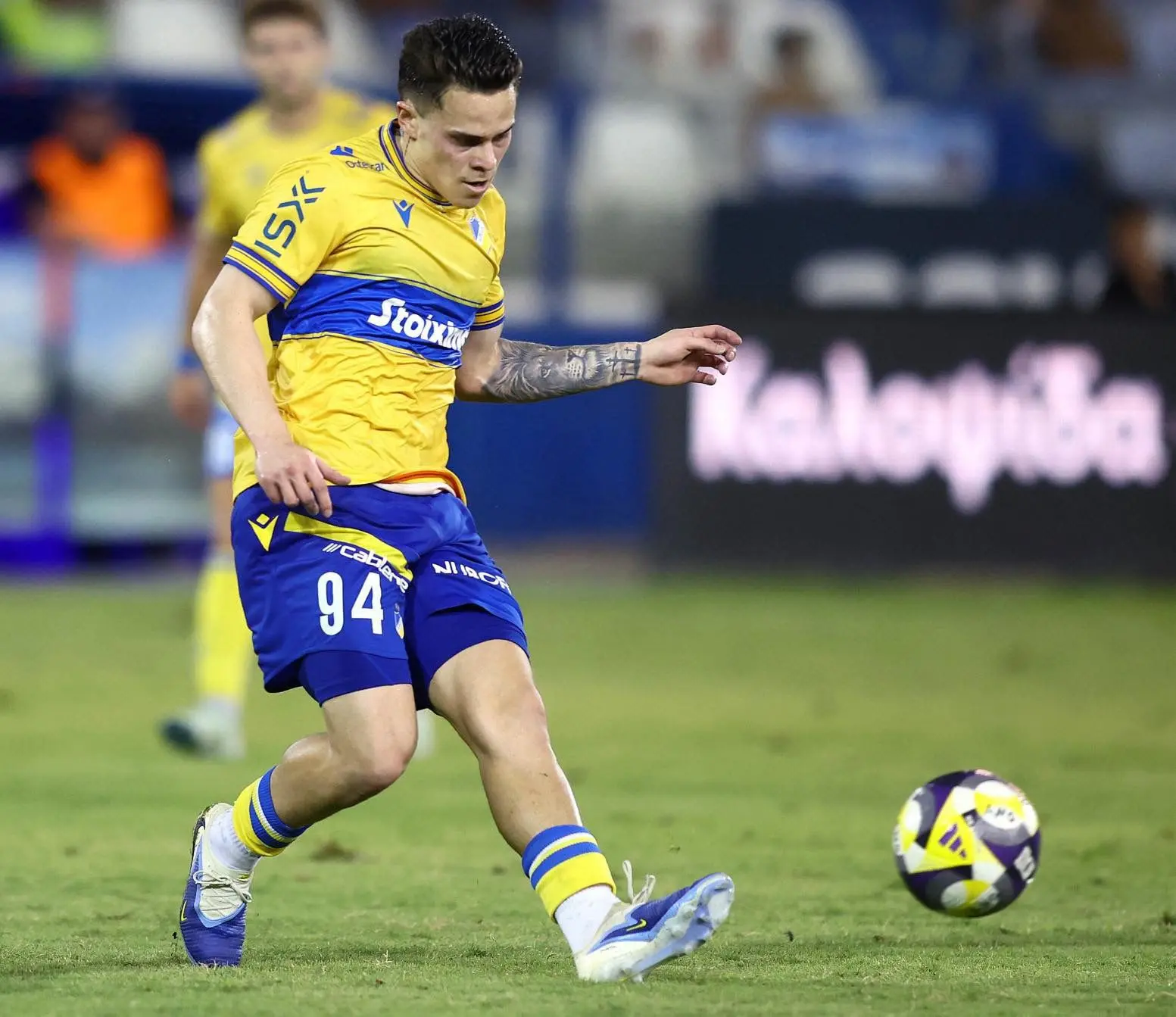 De Graciosa, Geovane Meurer vive primeira experiência no futebol europeu