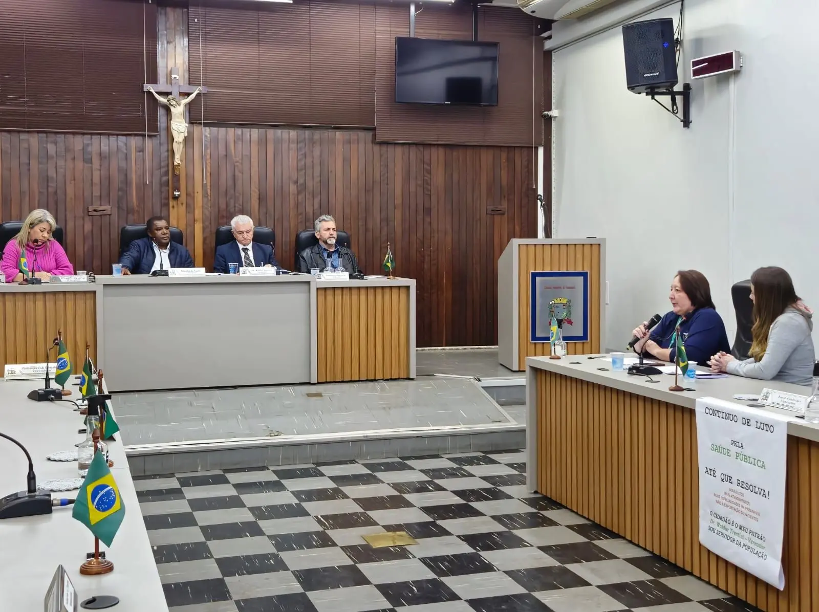 Comissão de Saúde recebe farmacêuticas a 14ª Regional para discutir fluxo de medicamentos