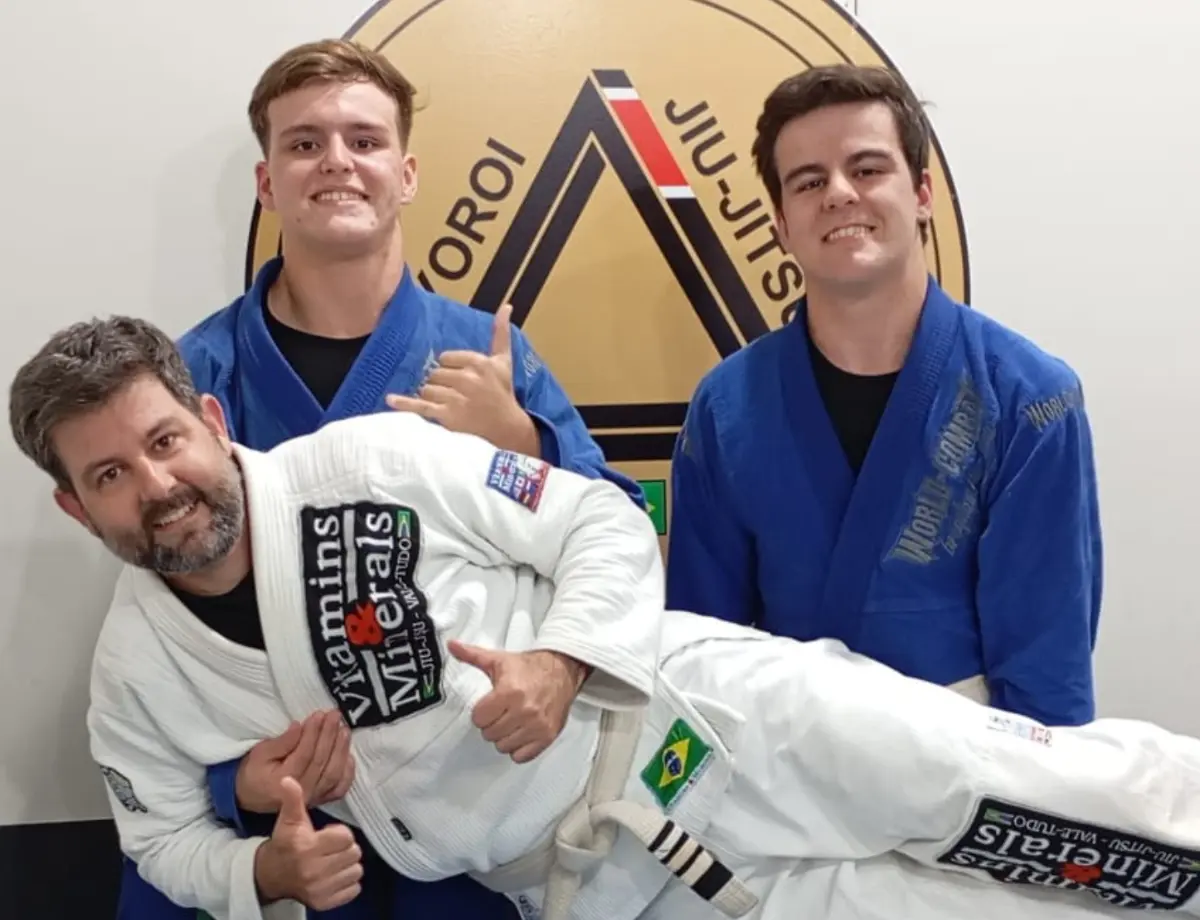 Unidos pelo esporte: amor pelo jiu-jítsu estreita relação entre pai e filhos