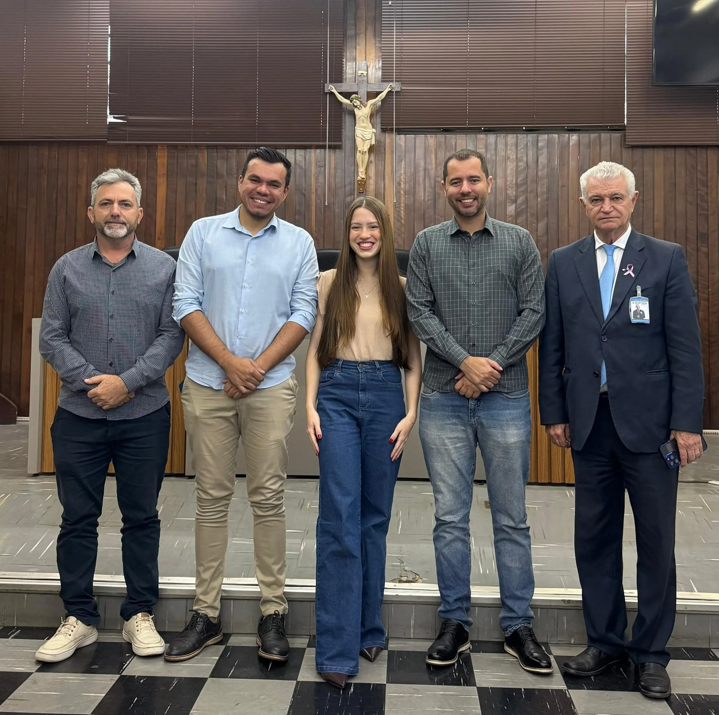 CCJ analisa propostas orçamentárias e de auxílio a servidores