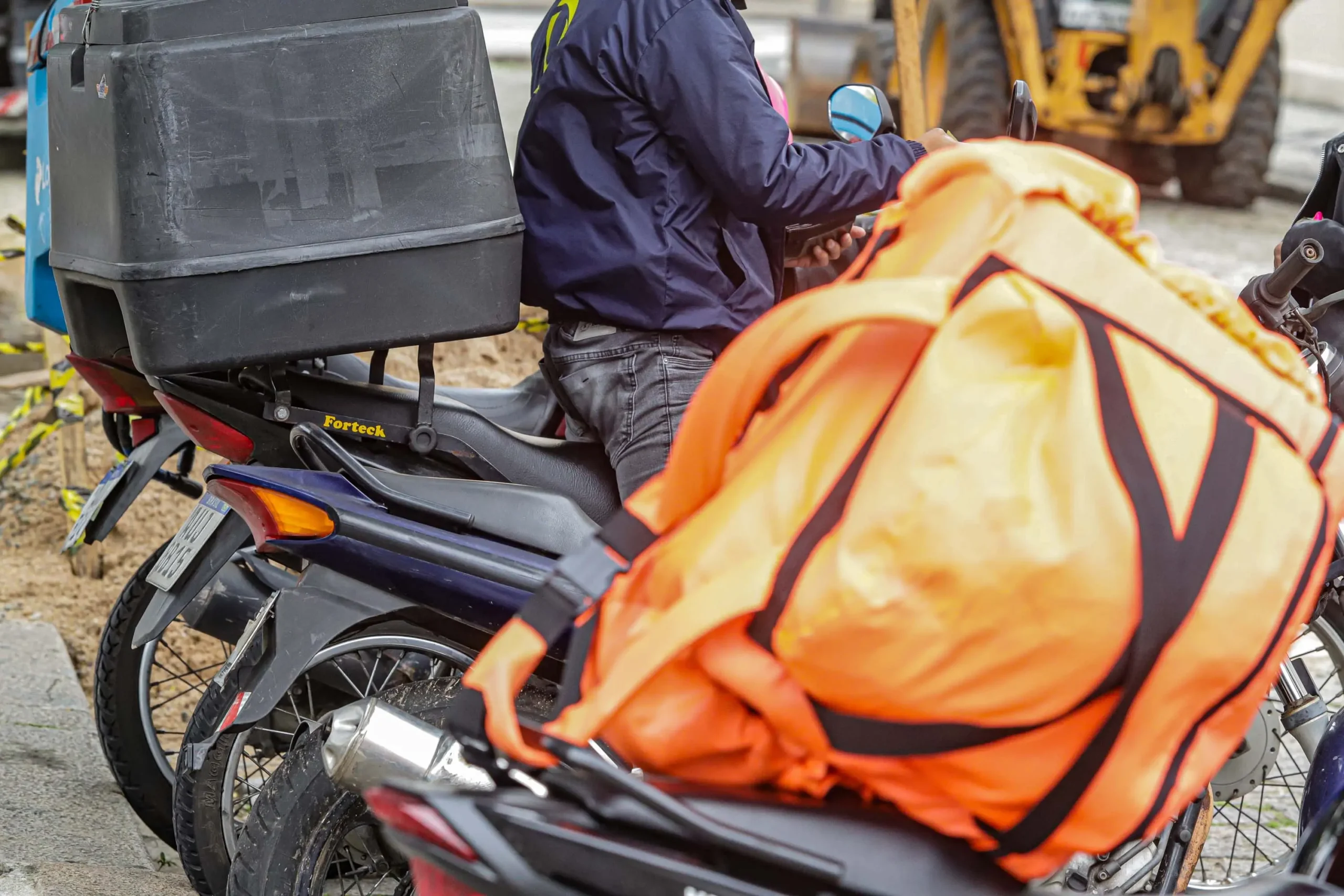 Turismo cresce 5,5% e serviços avançam 2,5% no primeiro semestre no Paraná