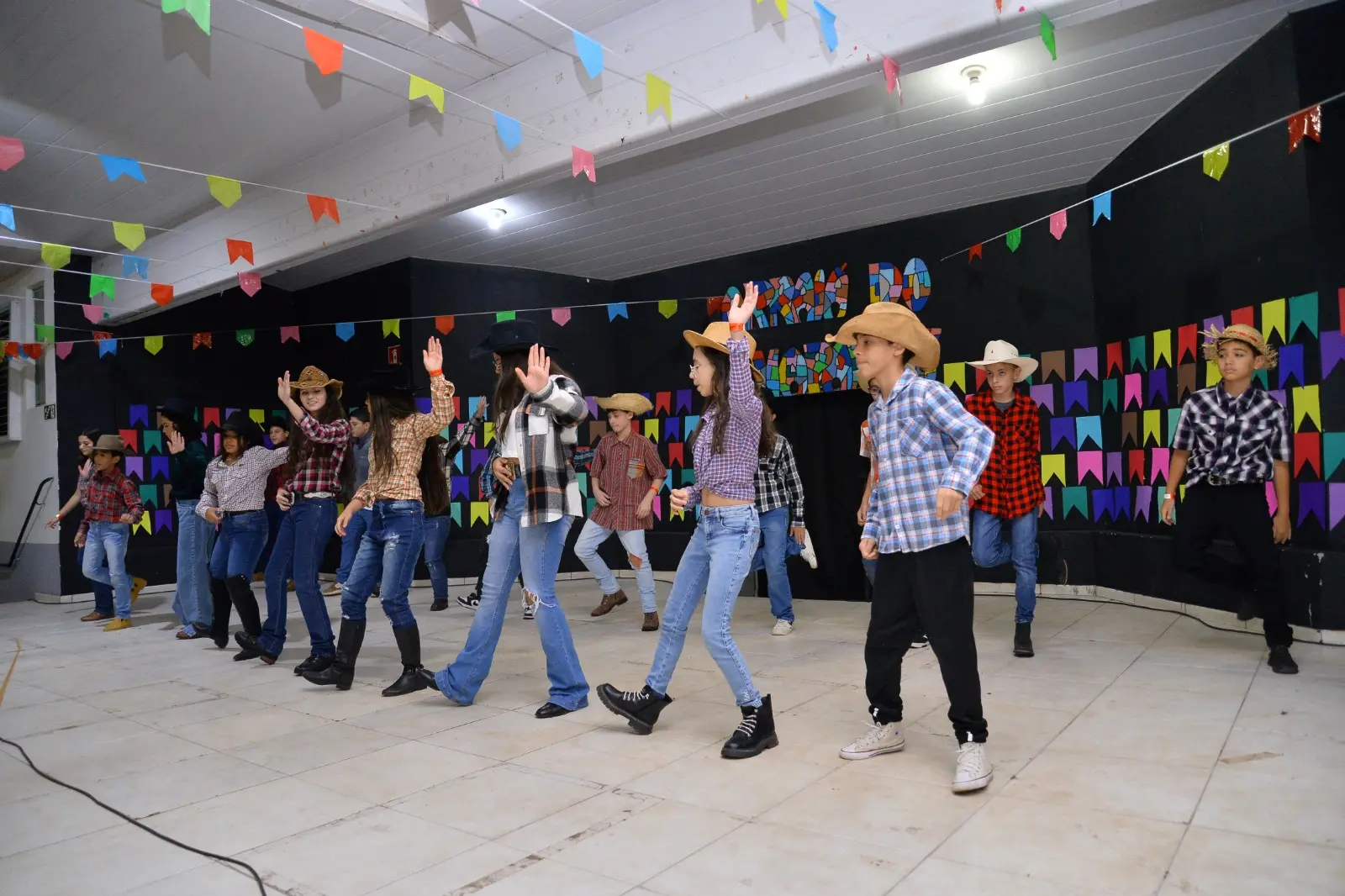 Tradicional arraiá do Colégio Bonaparte ocorre neste sábado em Paranavaí