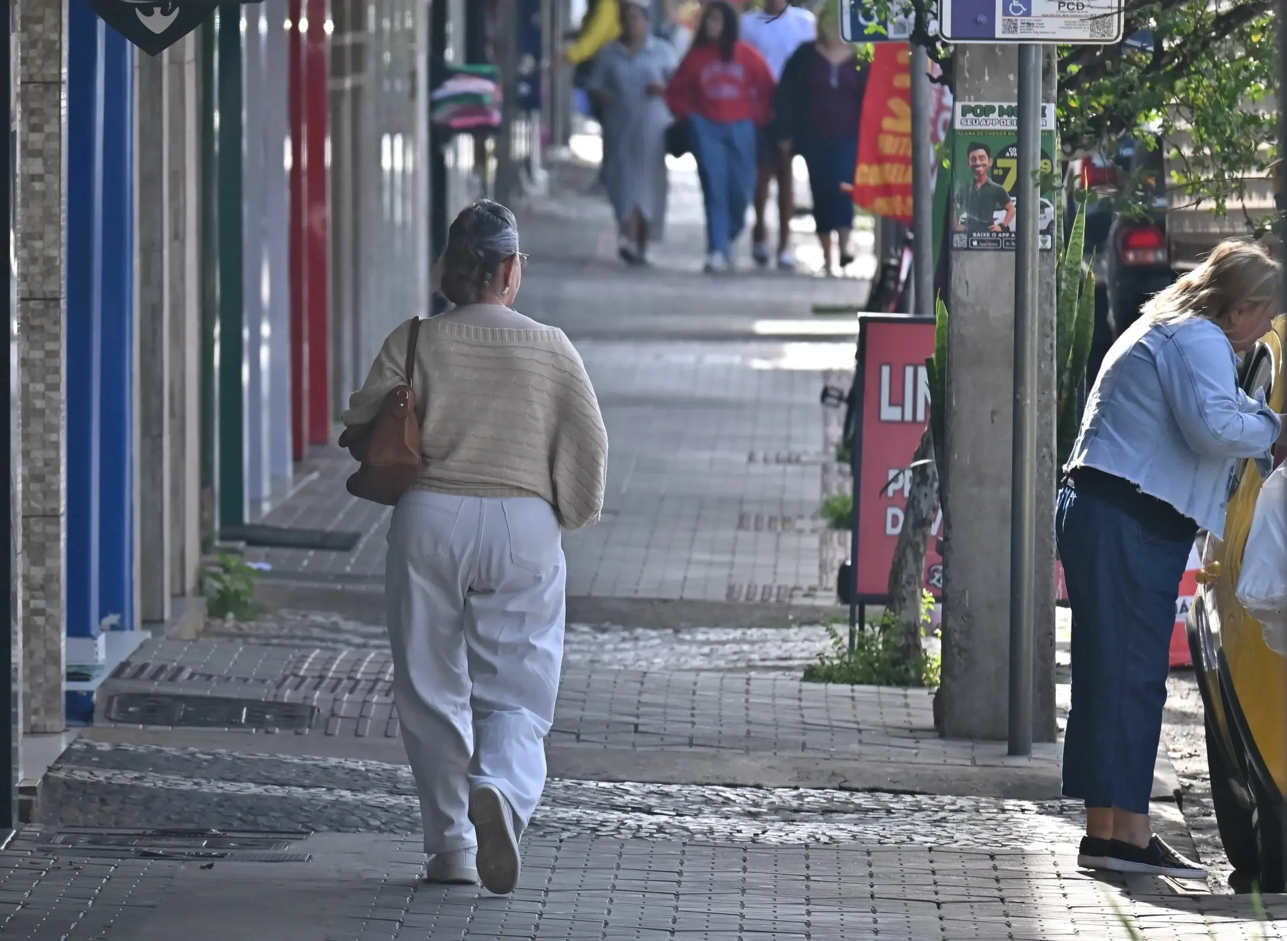 Após 30°C no fim de semana, nova frente fria traz chuva a Paranavaí e derruba um pouco as temperaturas
