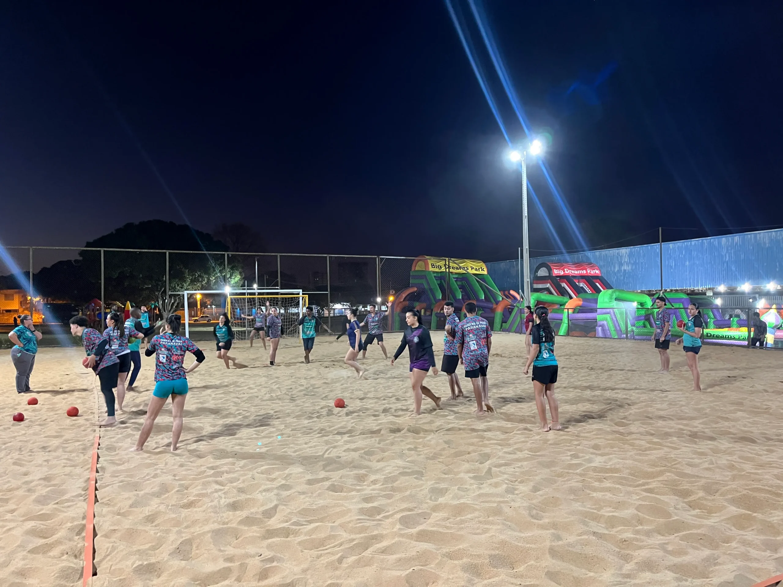 Quatro equipes representam Paranavaí na etapa do Paranaense de Handebol de Praia