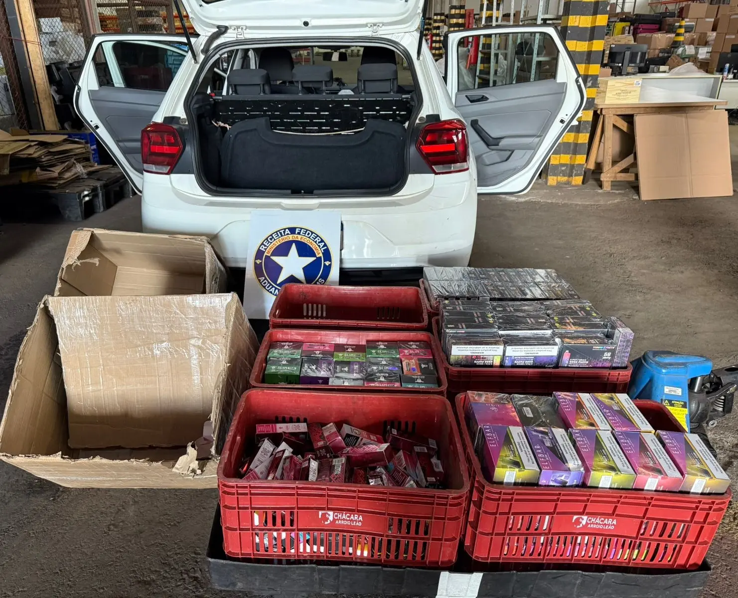 Receita Federal apreende grande quantidade de cigarros eletrônicos e essências