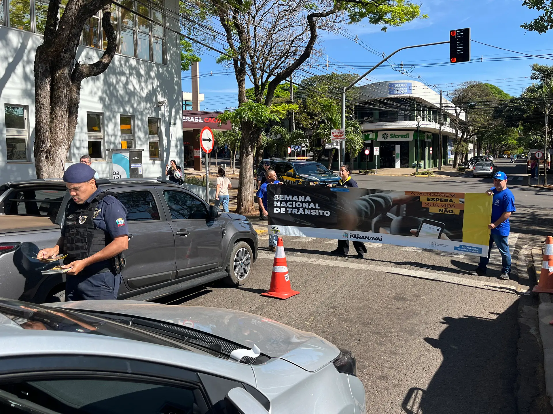 Semana Nacional do Trânsito começa com blitz educativa no Centro de Paranavaí
