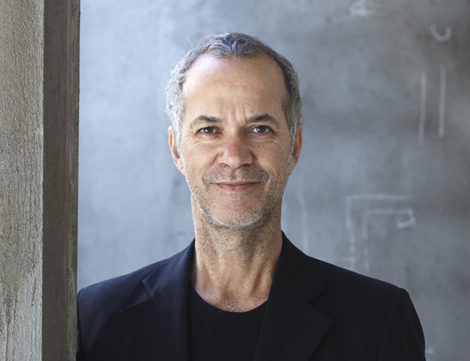 Jotabê Medeiros chega a Paraíso do Norte com rock, poesia e memória