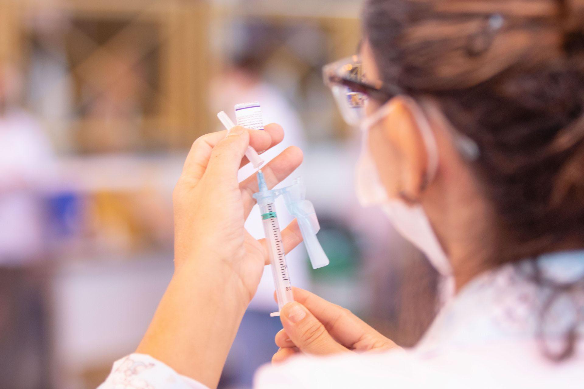 Campanha de Multivacinação tem mais de 1,3 mil salas abertas neste sábado no Paraná