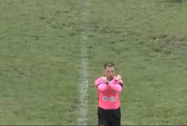 ‘Que meu filho seja o último a sofrer com isso’, diz mãe de adolescente vítima de injúria racial em jogo do sub-12