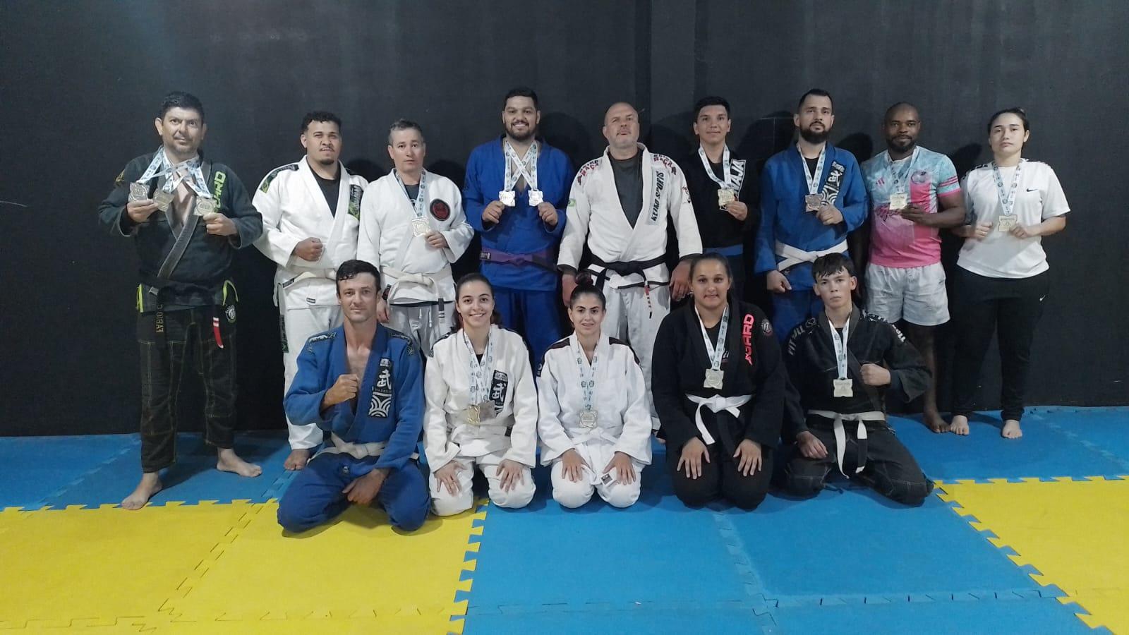 Alunos de projeto social de Paranavaí conquistam medalhas no Open Brazilian Jiu-Jítsu