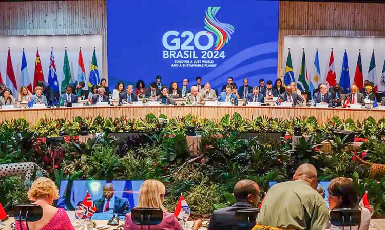 Ministros defendem universalização do acesso à água e saneamento